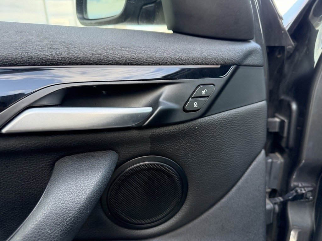 Used 2020 BMW X1 xDrive28i image 12