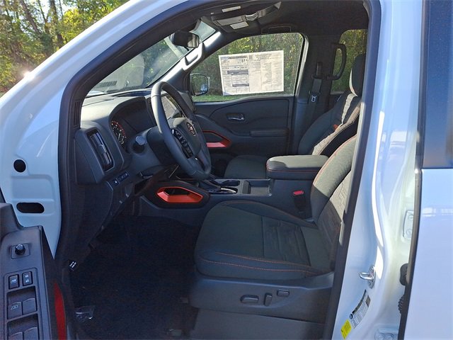 New 2025 Nissan Frontier PRO-4X w/ Black Accent Package image 7