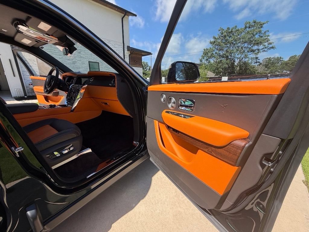 Used 2023 Rolls-Royce Cullinan w/ Cullinan Package AWD/4WD image 23