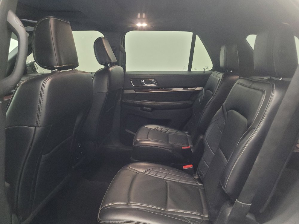 Used 2019 Ford Explorer Platinum AWD/4WD image 18