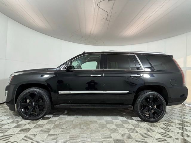 Used 2018 Cadillac Escalade Premium Luxury AWD/4WD image 4