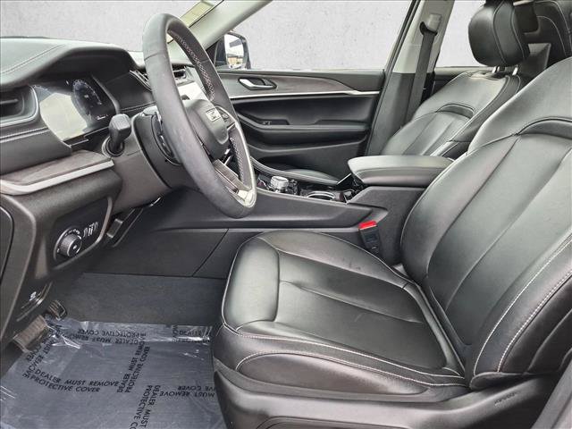 Used 2023 Jeep Grand Cherokee L Limited w/ Luxury Tech Group II AWD/4WD image 23