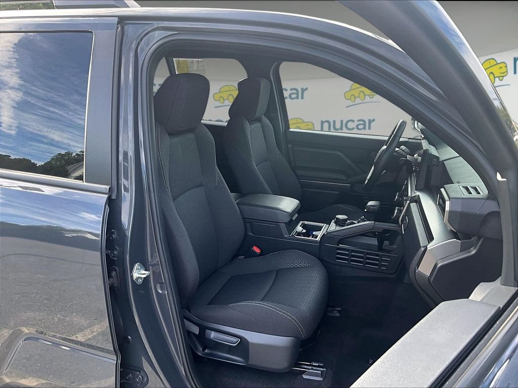 Used 2025 Toyota 4Runner SR5 AWD/4WD image 11