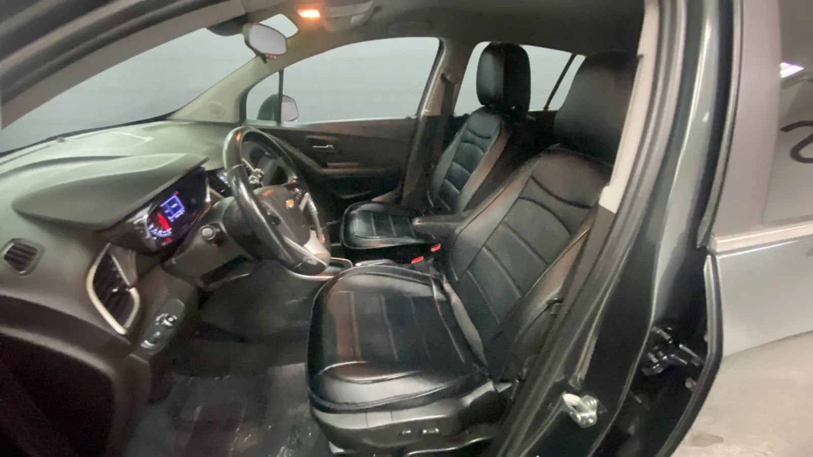 Used 2019 Chevrolet Trax LT w/ Driver Confidence Package FWD image 22