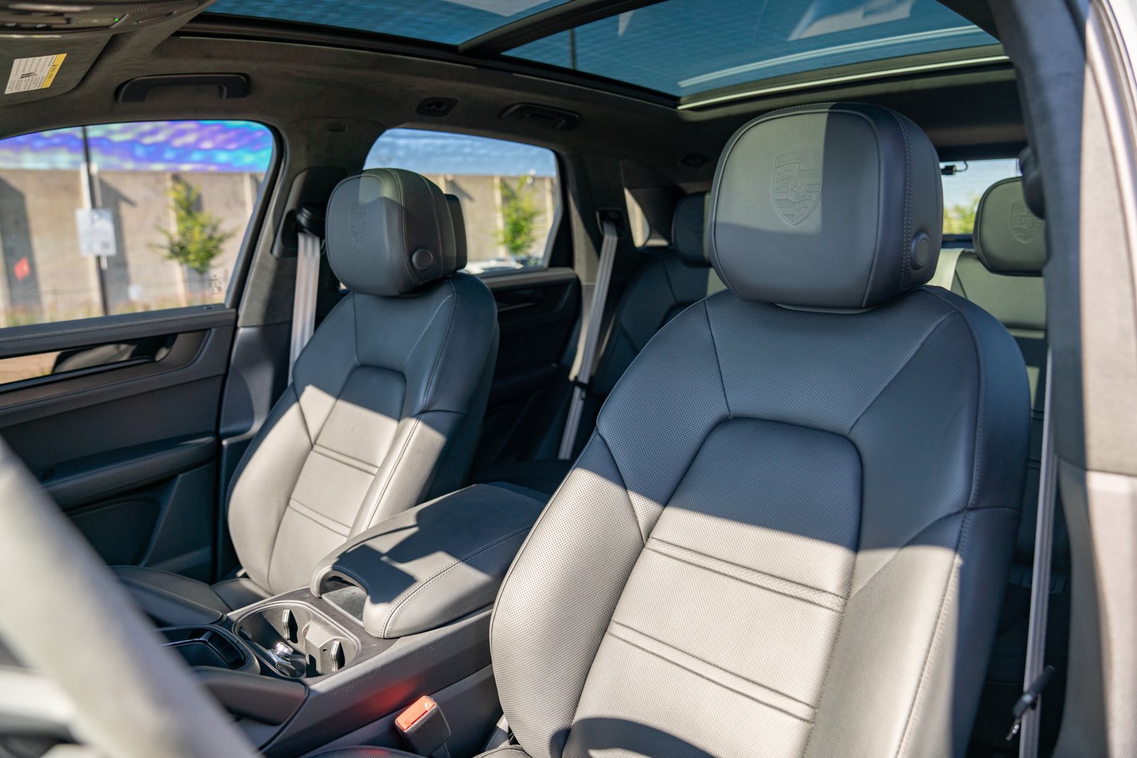 Certified 2025 Porsche Cayenne GTS AWD/4WD image 5