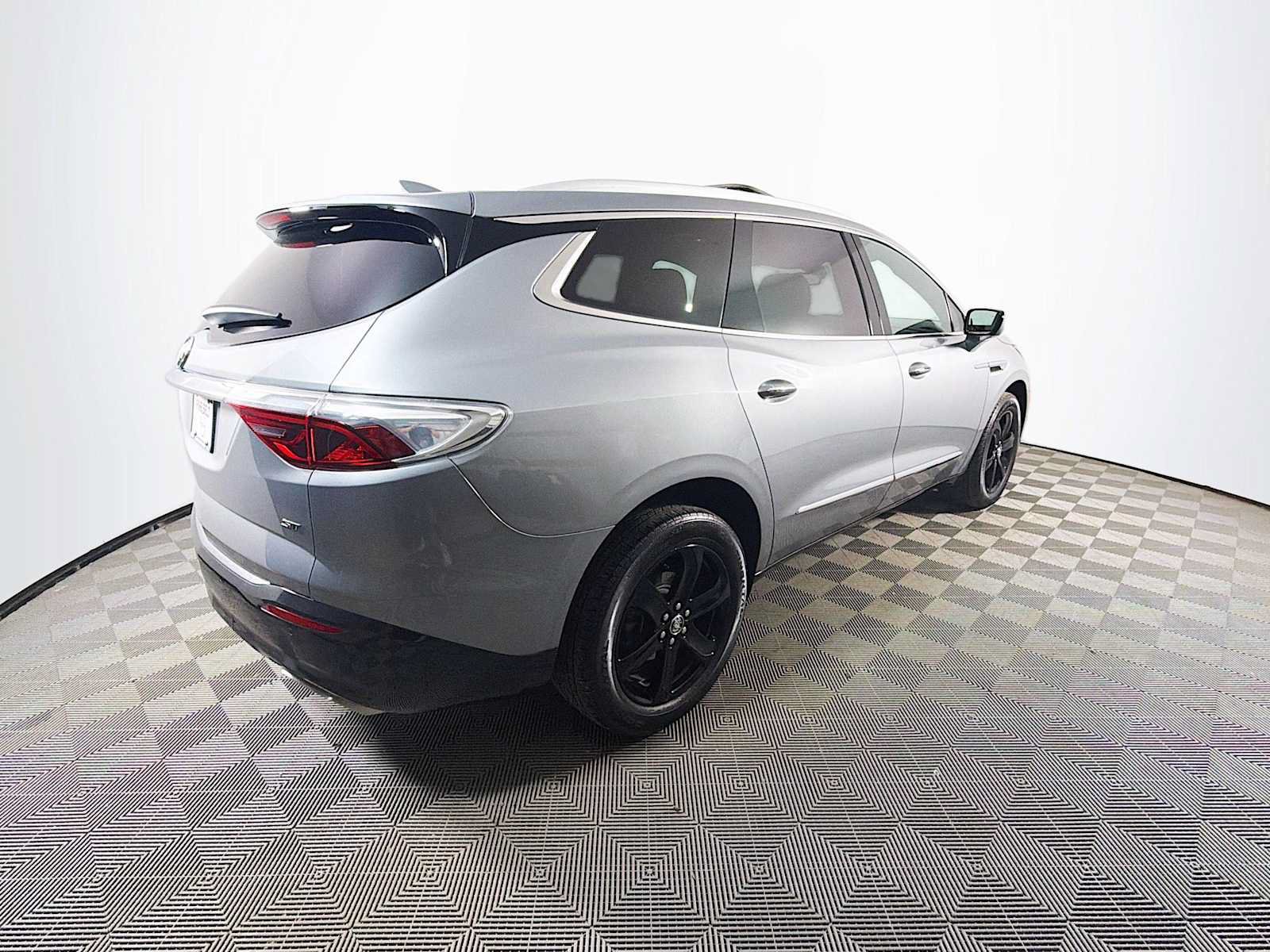 Used 2024 Buick Enclave Essence w/ Experience Buick Package AWD/4WD image 4