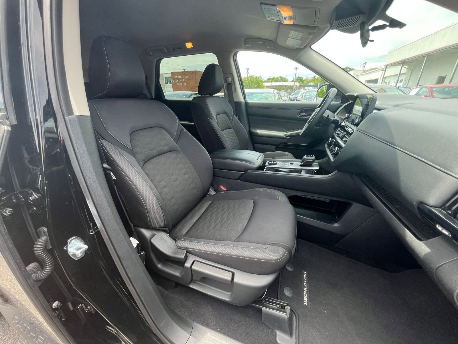 Used 2025 Nissan Pathfinder SV AWD/4WD image 38