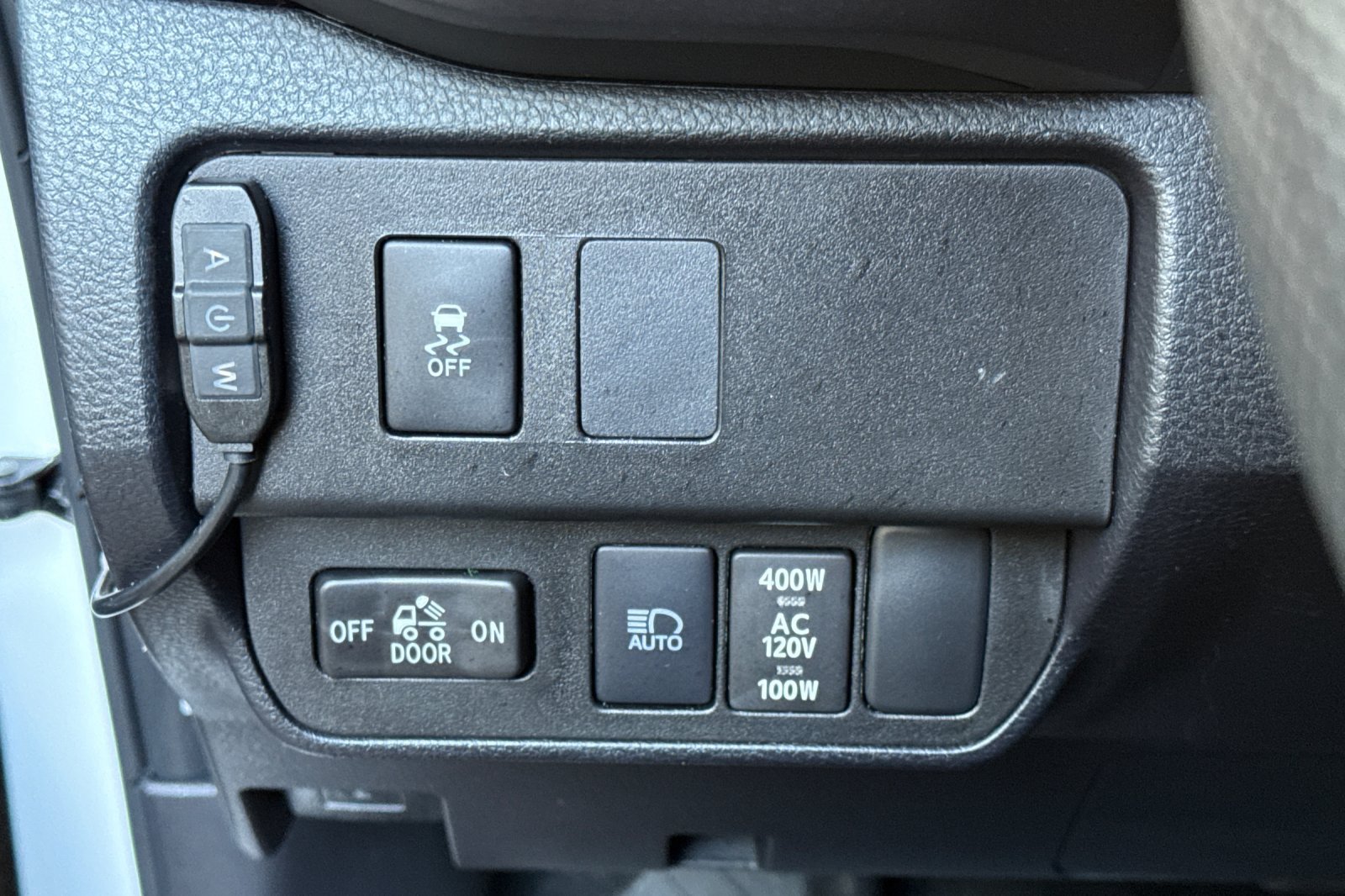 Used 2023 Toyota Tacoma TRD Sport w/ Black Out Package (TMS) RWD image 31