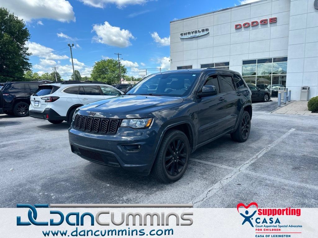Used 2018 Jeep Grand Cherokee Altitude AWD/4WD video 1