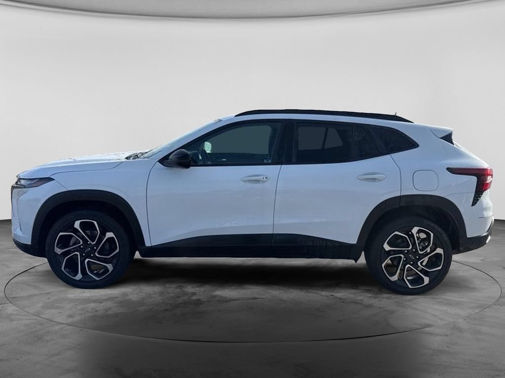 Used 2024 Chevrolet Trax RS w/ Sunroof Package FWD image 7