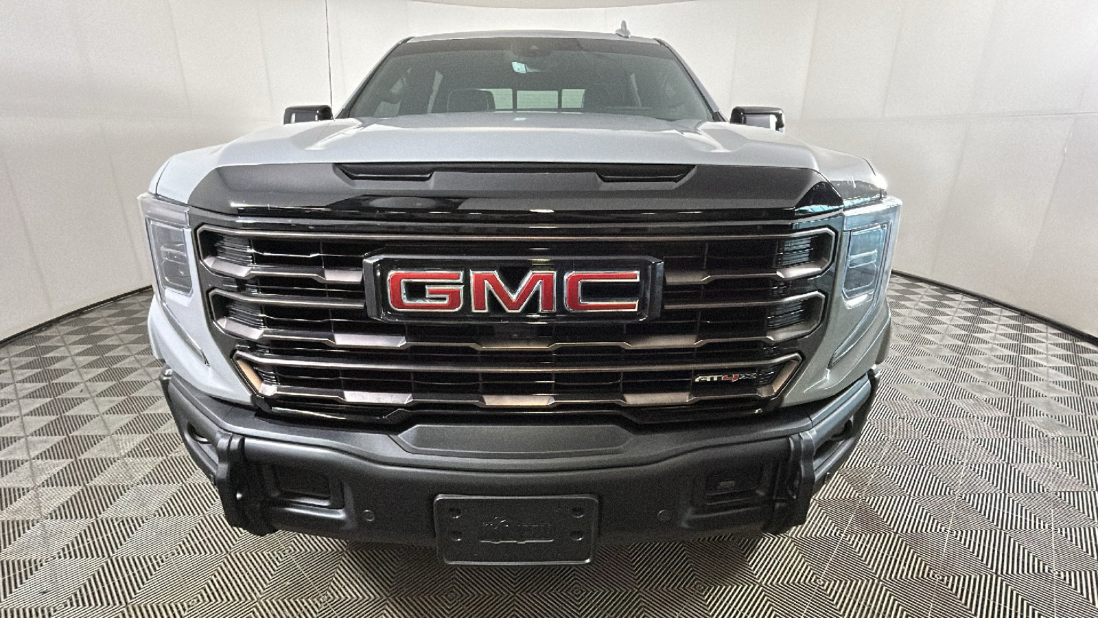 Used 2025 GMC Sierra 1500 AT4X AWD/4WD image 9