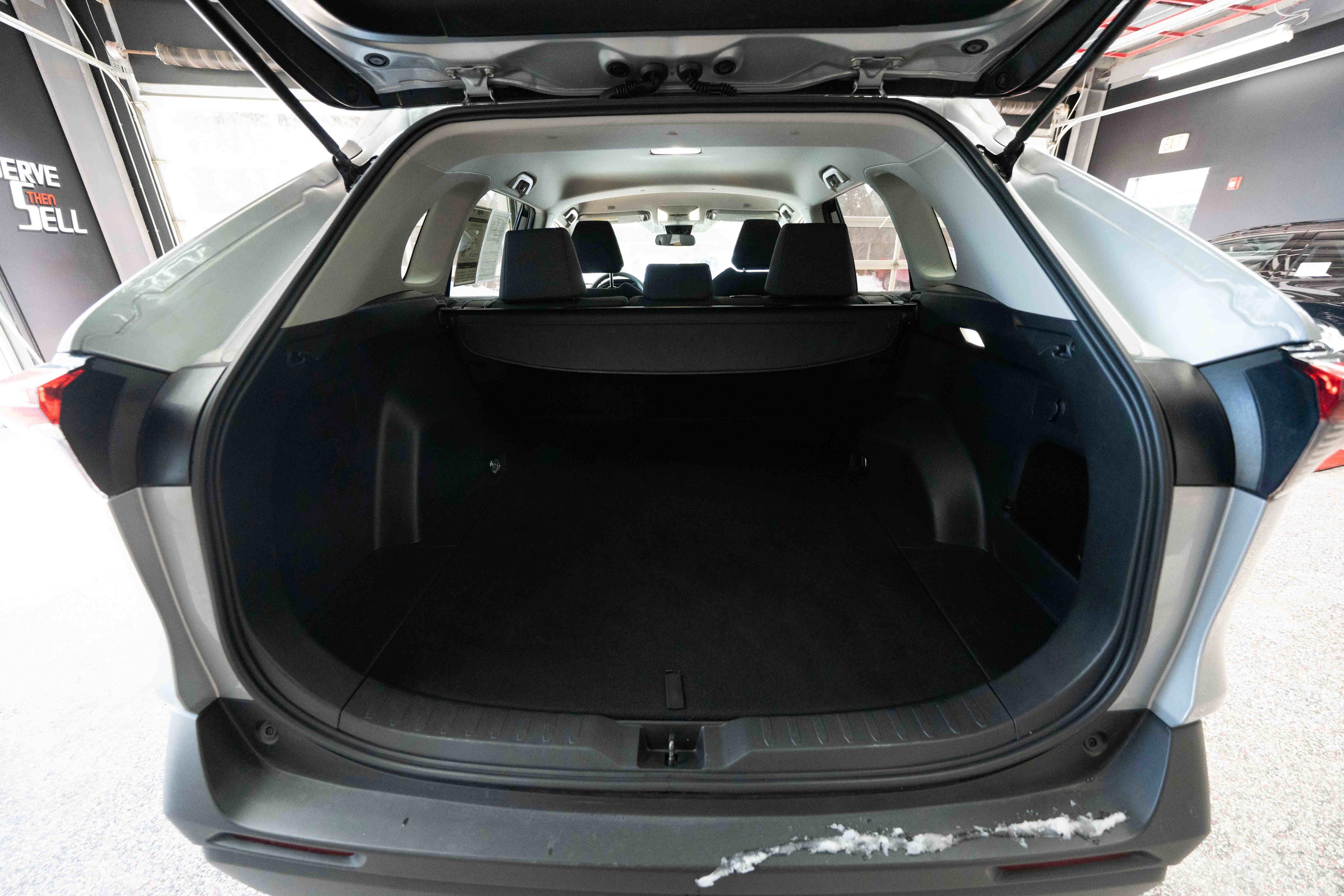 Used 2025 Toyota RAV4 XLE image 28