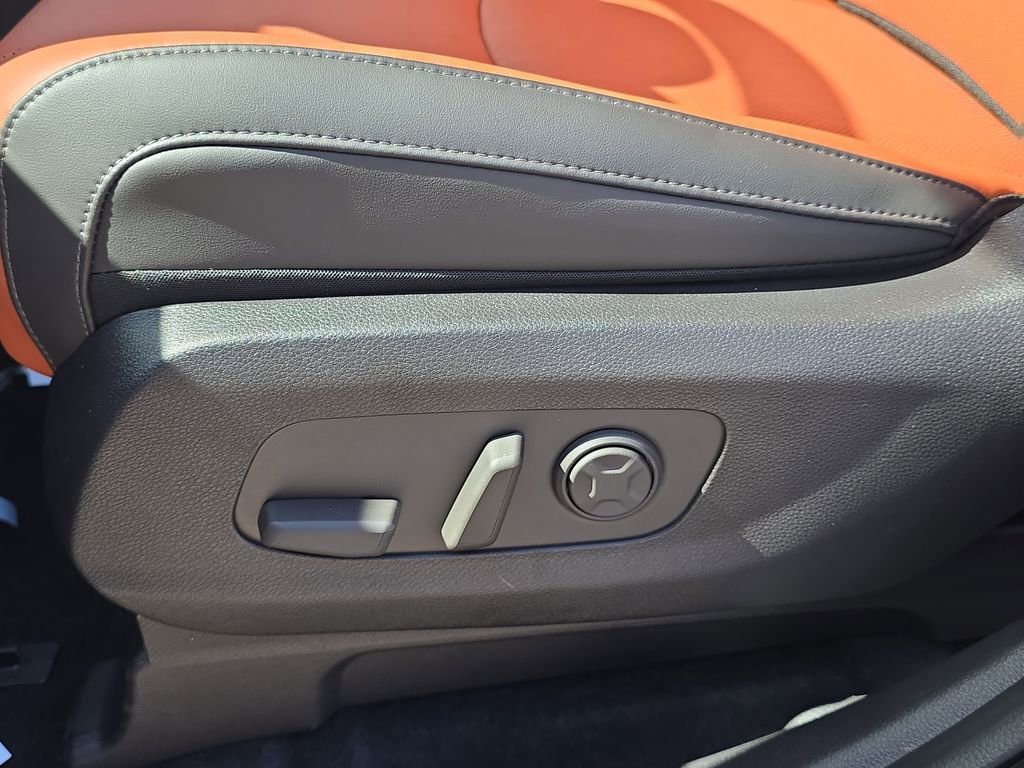 New 2026 Kia Carnival EX image 22