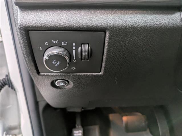 Used 2019 Jeep Grand Cherokee Altitude image 11