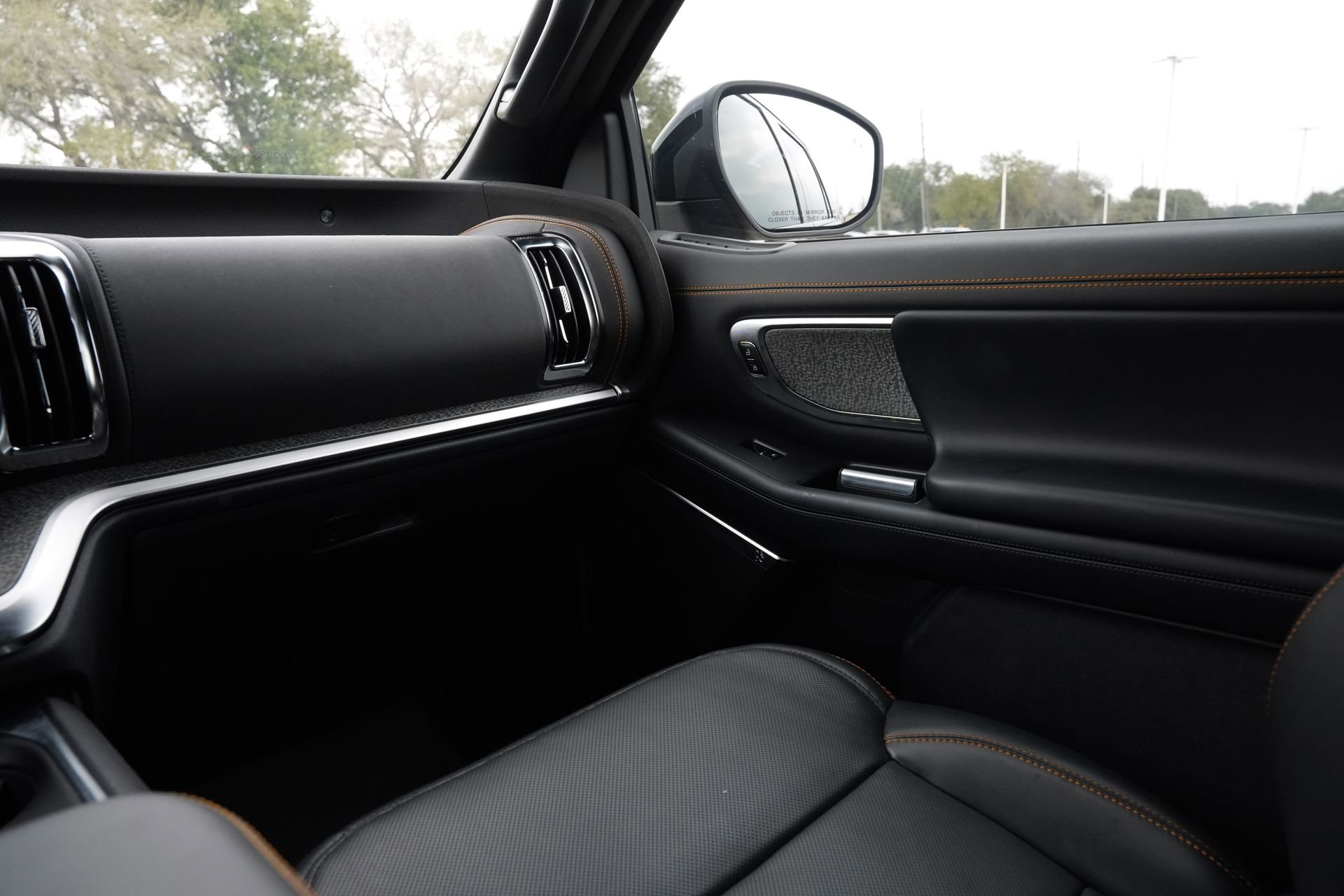 Used 2025 Ford Expedition Tremor image 8