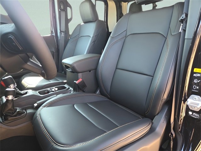 Used 2025 Jeep Gladiator Sport image 14