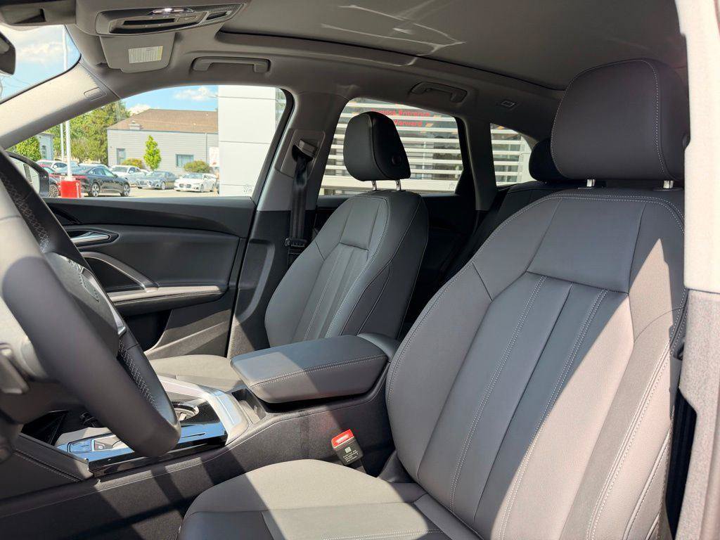 Certified 2025 Audi Q5 Premium w/ Convenience Package AWD/4WD image 10