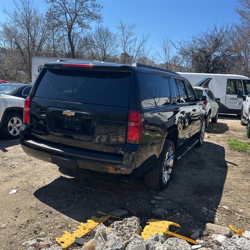 Used 2019 Chevrolet Suburban LT w/ LT Signature Package image 5