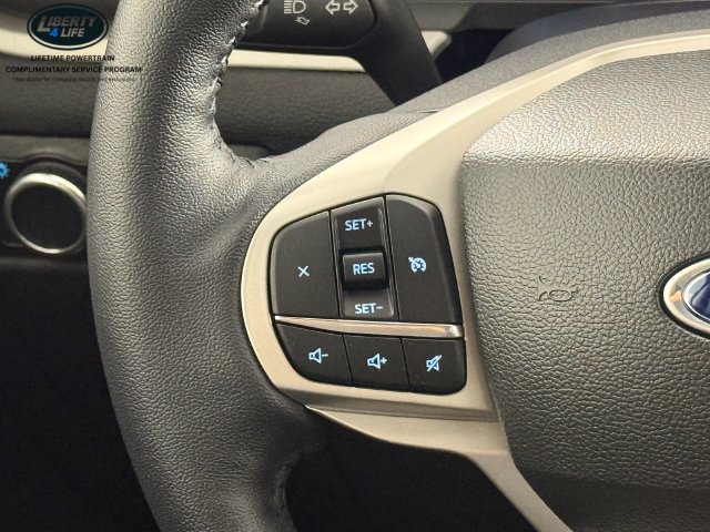 Used 2023 Ford Explorer XLT AWD/4WD image 26