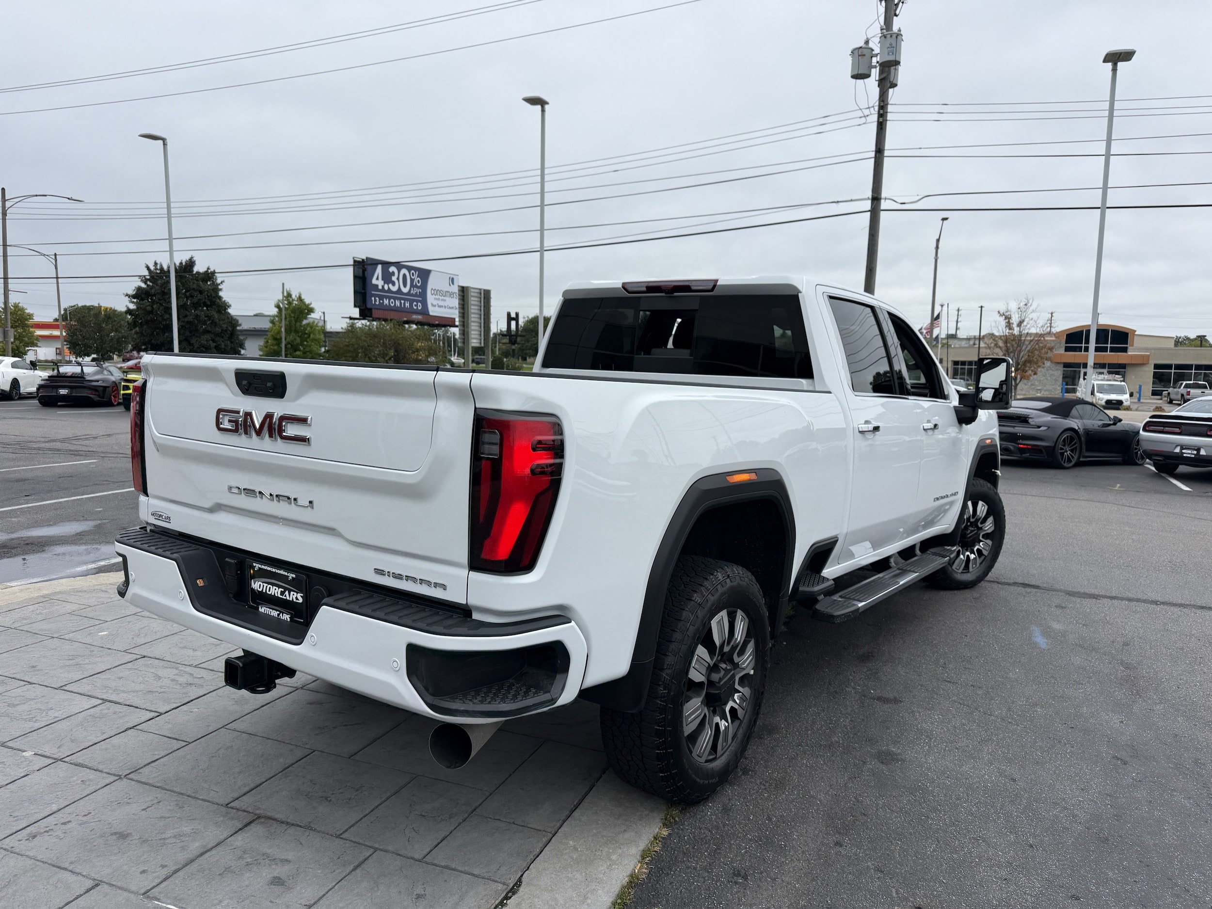 Used 2025 GMC Sierra 2500 Denali AWD/4WD image 2