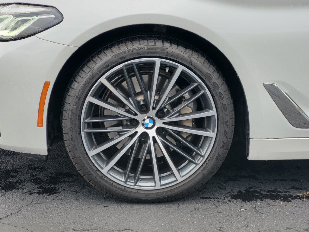 Used 2023 BMW 530i xDrive w/ Executive Package AWD/4WD image 5