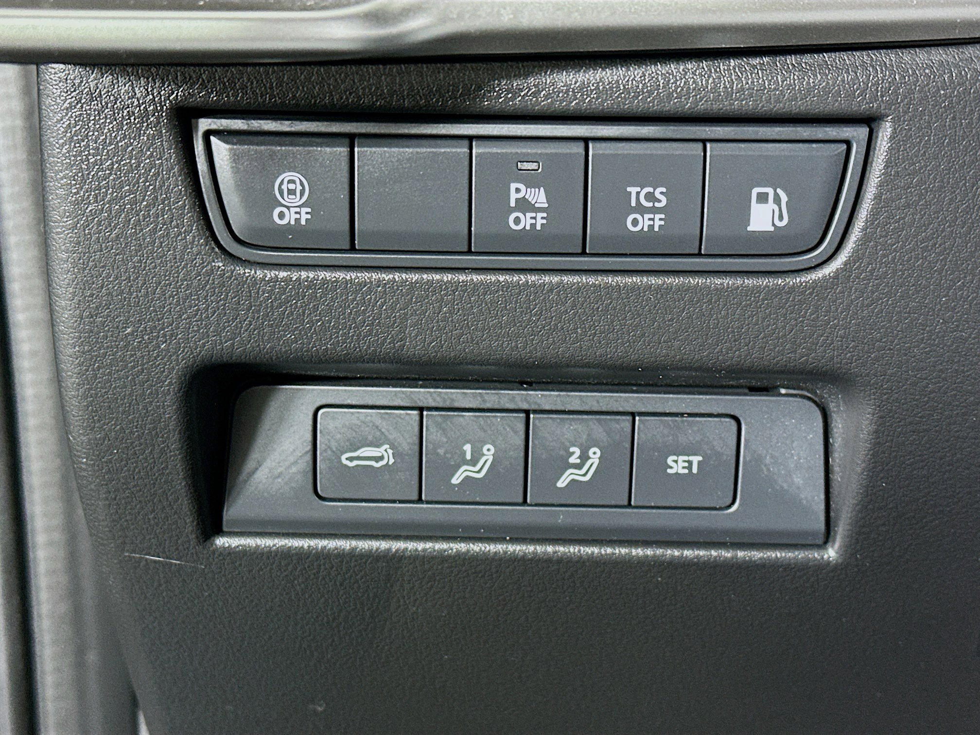 Used 2024 MAZDA CX-90 Plug-In Hybrid w/ Premium Pkg image 17