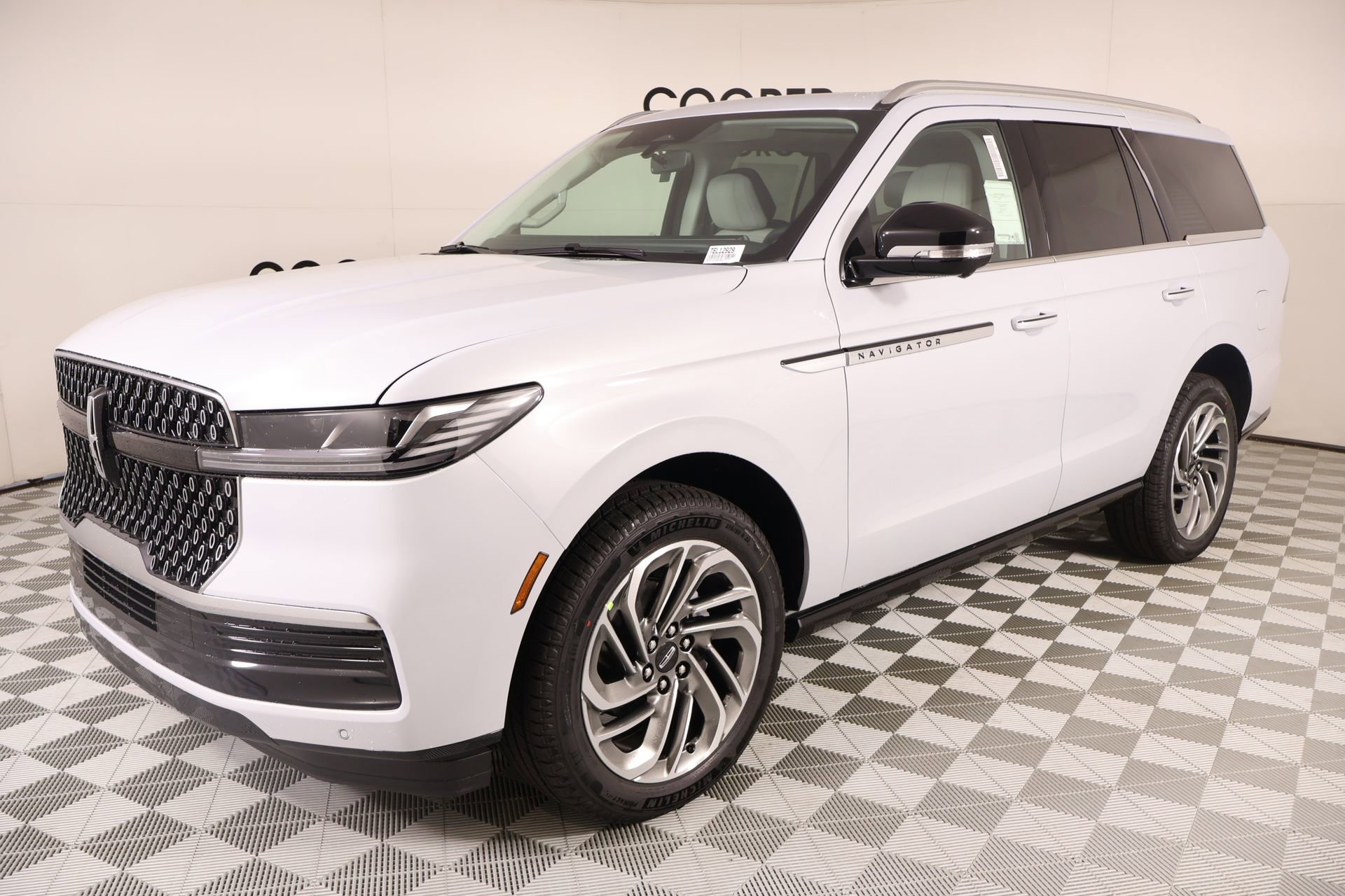 New 2026 Lincoln Navigator Reserve AWD/4WD image 11