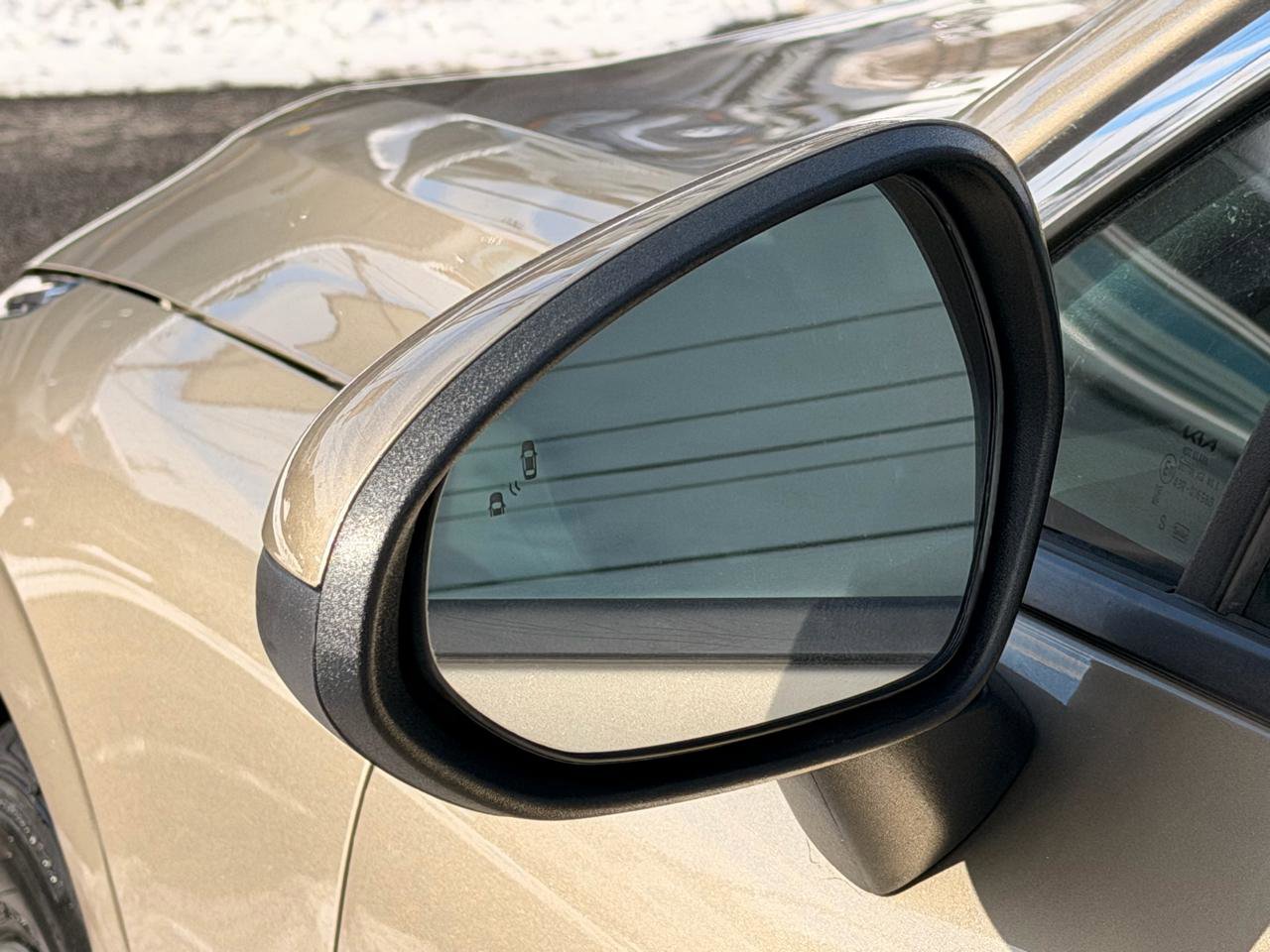 Used 2022 Kia K5 LXS image 9