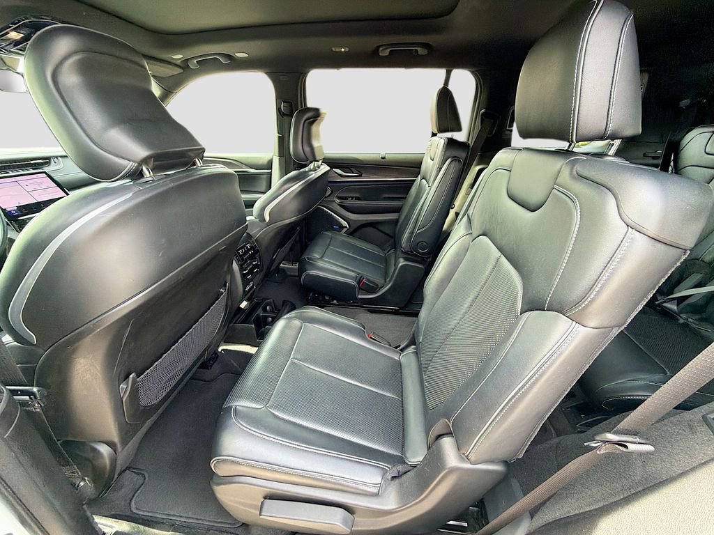 Used 2021 Jeep Grand Cherokee L Overland w/ Luxury Tech Group IV image 25