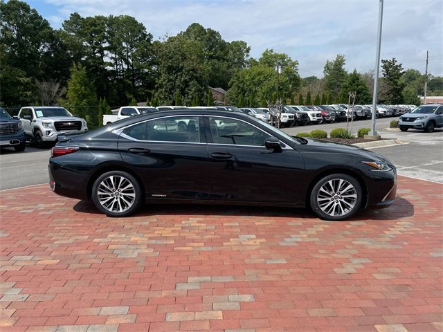 Used 2019 Lexus ES 300h w/ Premium Package image 37