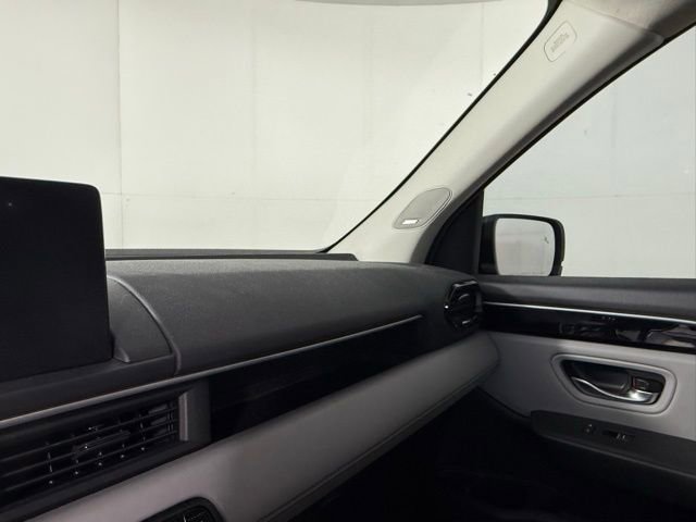 Used 2025 Honda Pilot Touring image 15