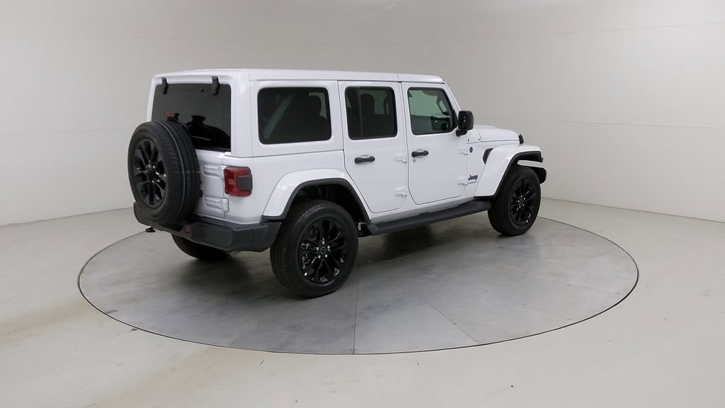 Used 2025 Jeep Wrangler Unlimited Sahara AWD/4WD image 13