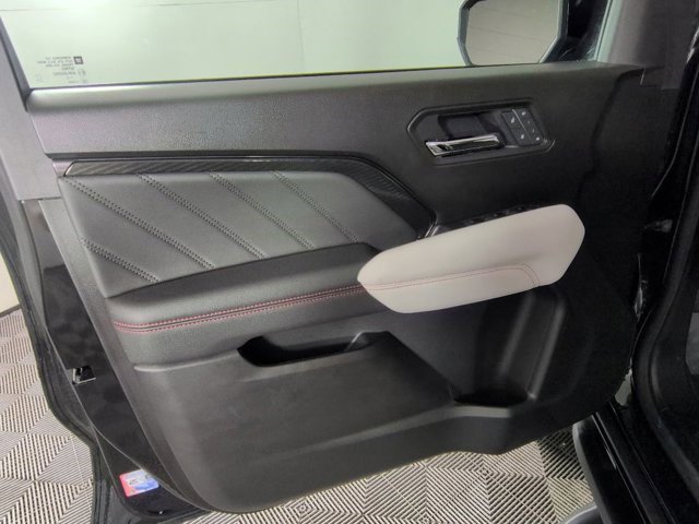 Certified 2025 GMC Canyon AT4 w/ AT4X Package AWD/4WD image 14