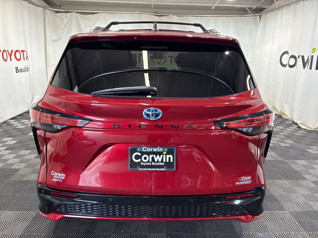 Used 2022 Toyota Sienna XSE image 7