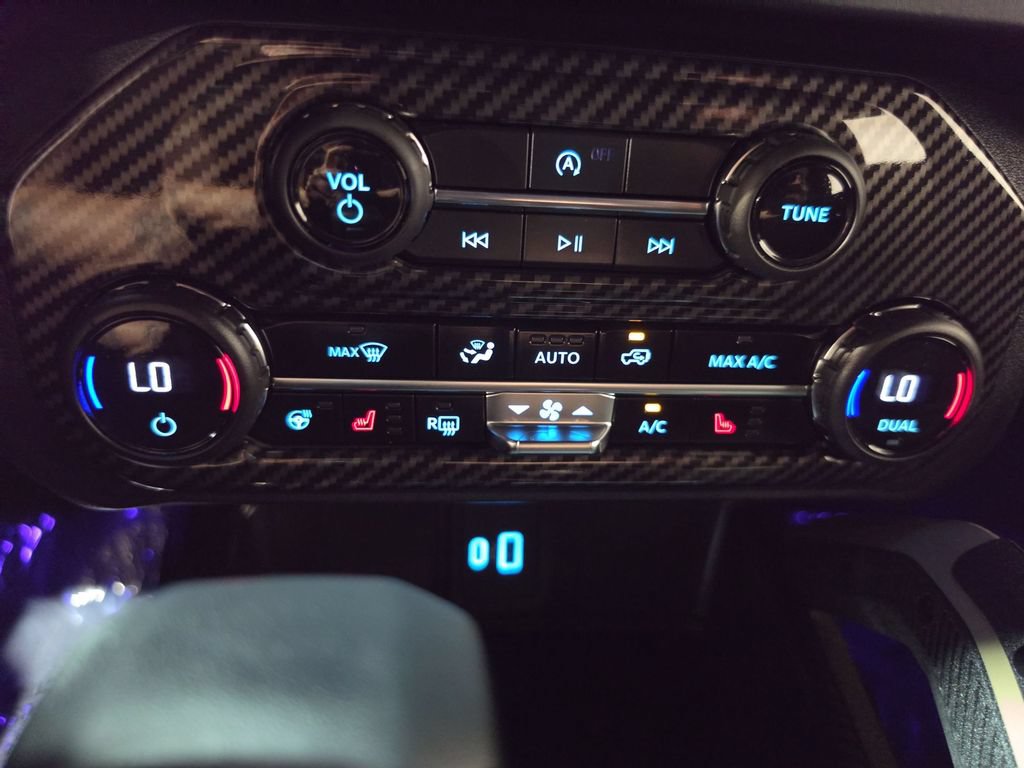 Used 2025 Ford Bronco Badlands AWD/4WD image 16