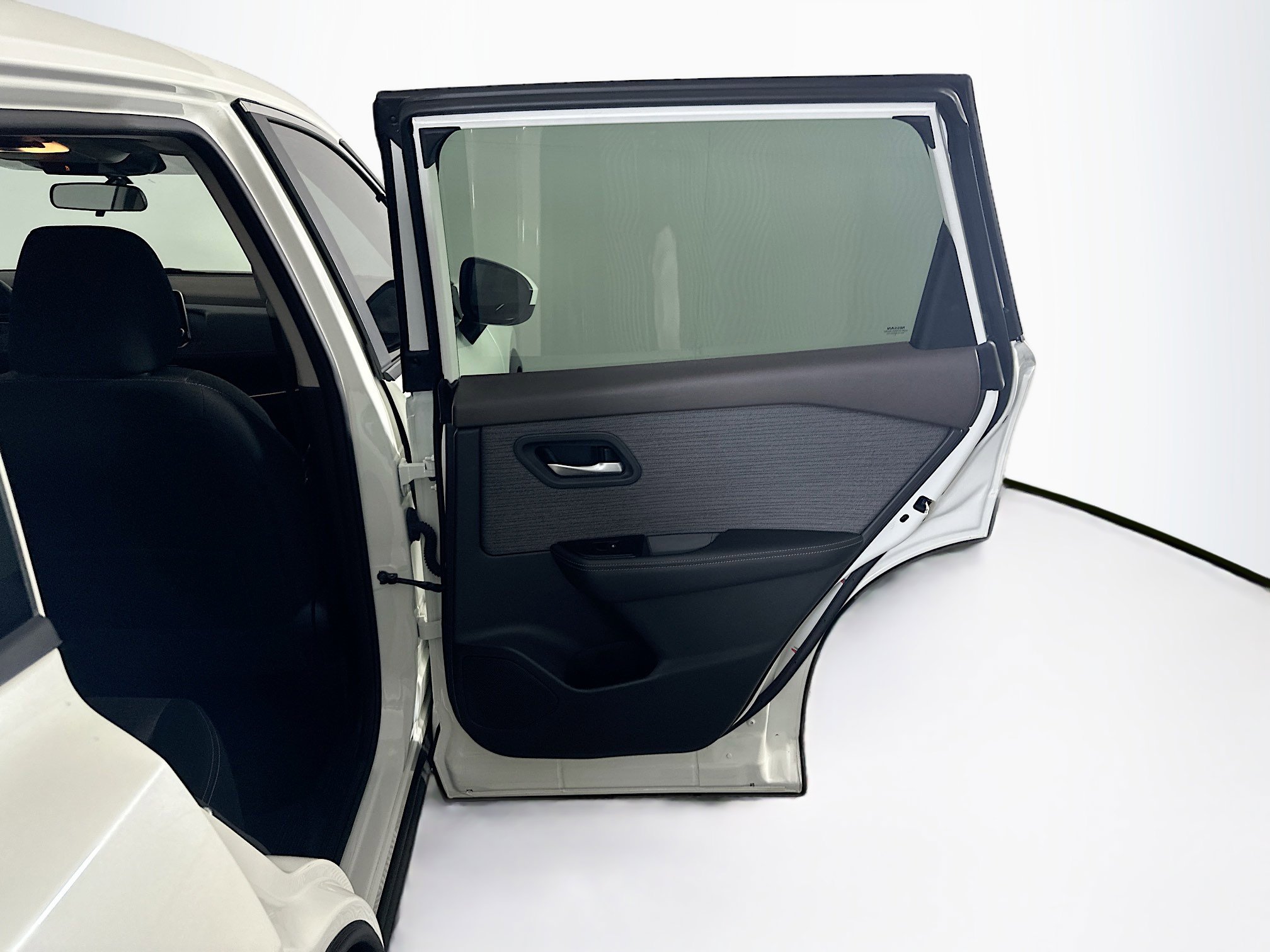 Used 2023 Nissan Rogue SV image 30