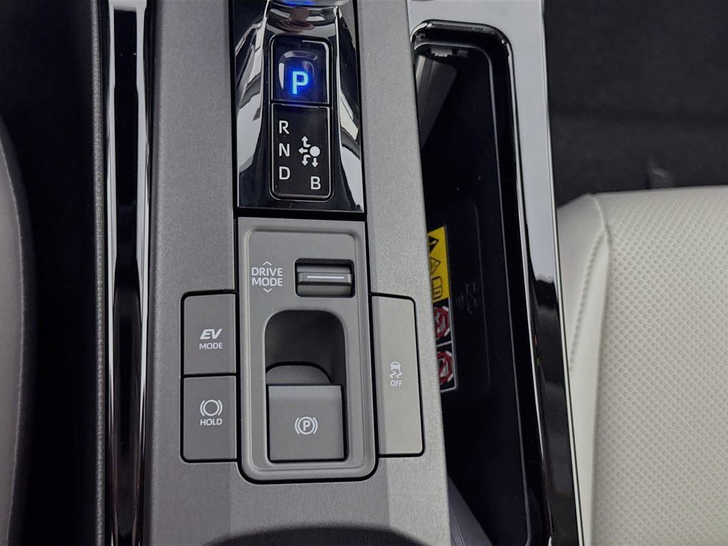 New 2026 Toyota Prius XLE FWD image 18
