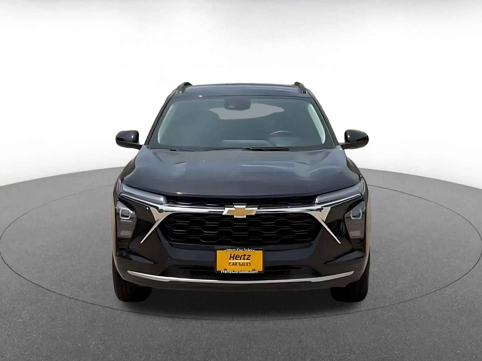 Used 2025 Chevrolet Trax LT w/ LT Convenience Package FWD image 4
