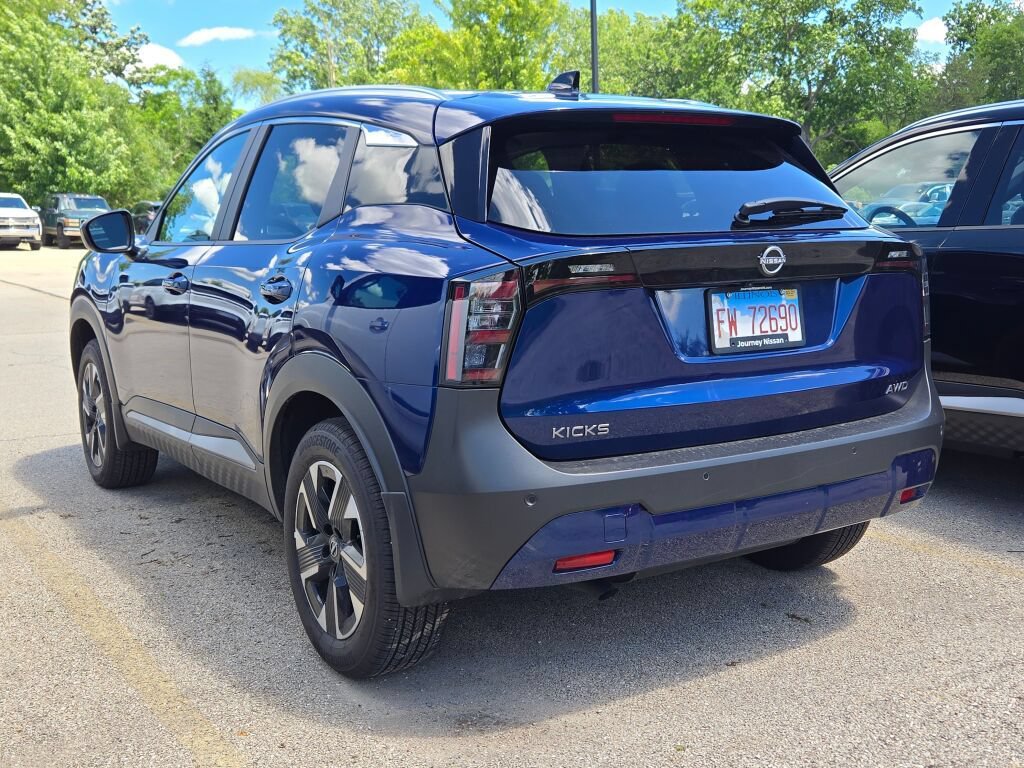 Used 2026 Nissan Kicks SV w/ SV Premium Package AWD/4WD image 8
