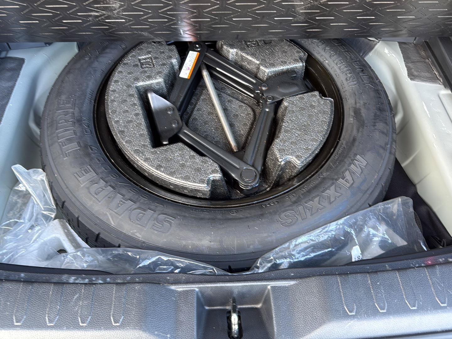Used 2024 Toyota RAV4 XLE FWD image 33