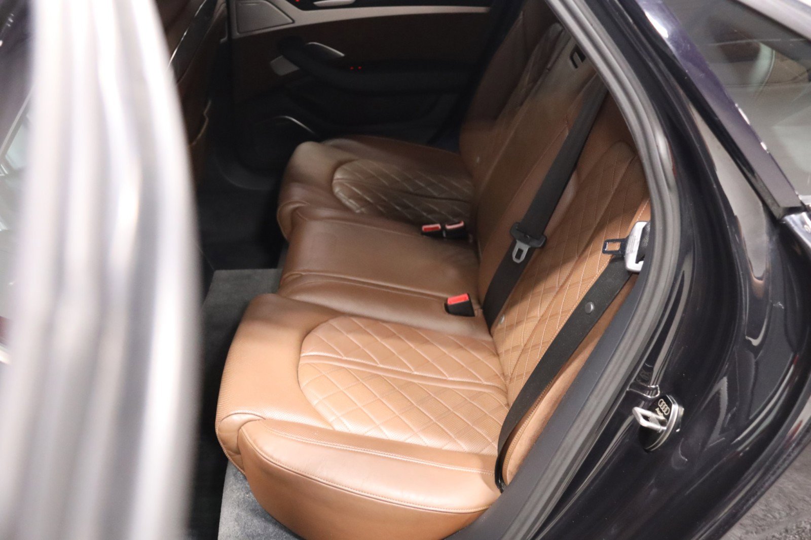 Used 2014 Audi S8 AWD/4WD image 39