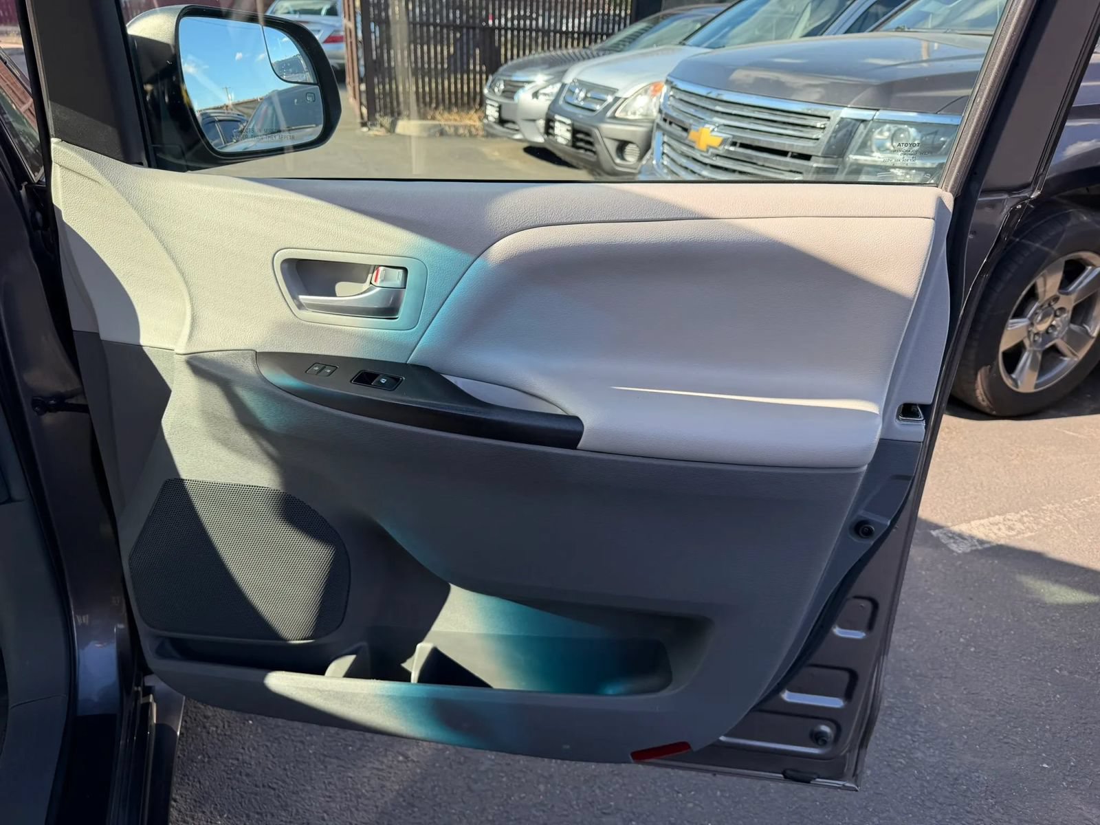 Used 2017 Toyota Sienna LE FWD image 15