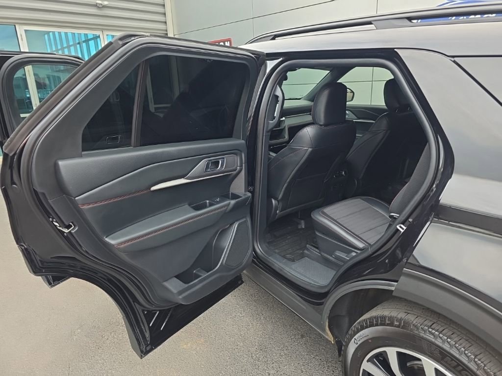 Used 2025 Ford Explorer ST-Line AWD/4WD image 27