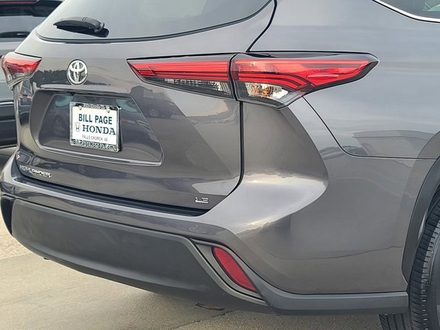 Used 2023 Toyota Highlander LE image 8