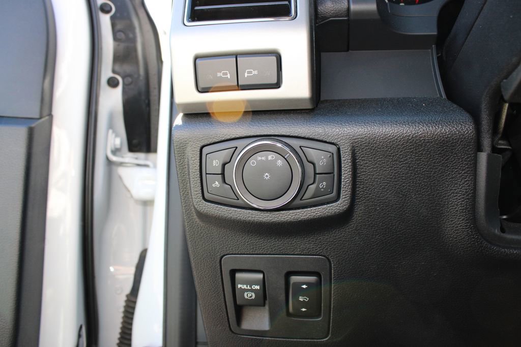 Used 2019 Ford F150 Lariat w/ Equipment Group 501A Mid image 13