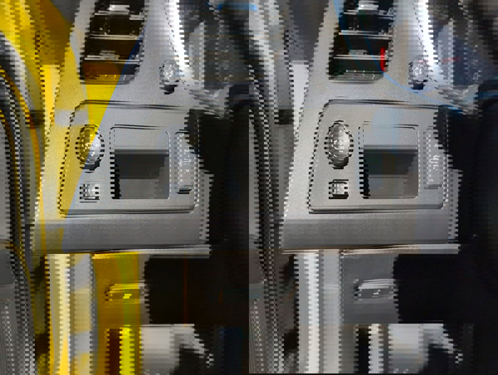 Used 2015 Chevrolet Corvette Stingray Convertible image 18