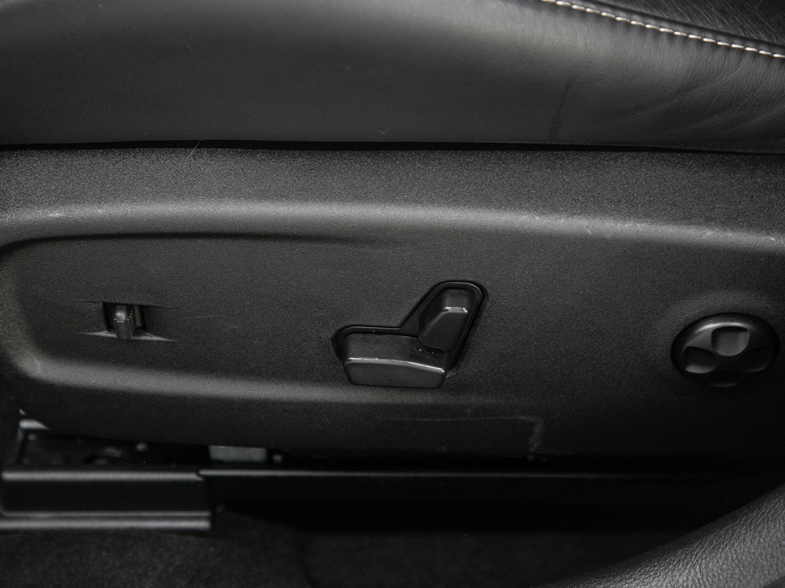 Used 2023 Chrysler 300 C RWD image 24