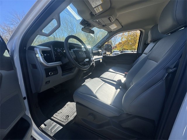 New 2025 Ford F550 4x4 Regular Cab Super Duty image 16