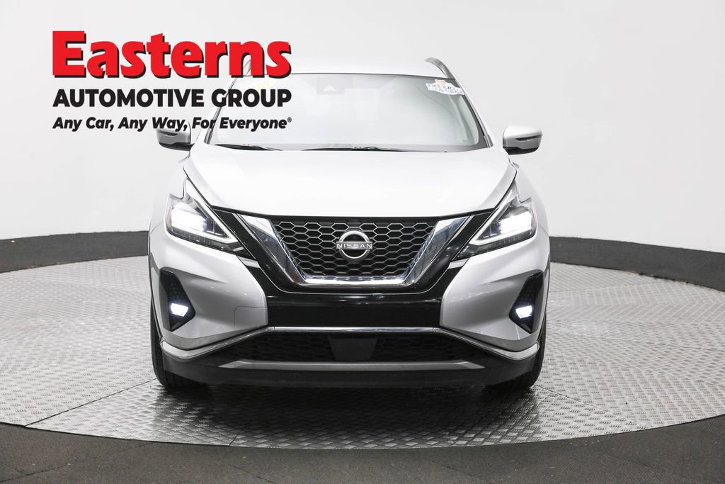 Used 2023 Nissan Murano SV image 2