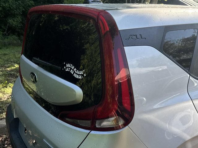 Used 2021 Kia Soul S FWD image 9